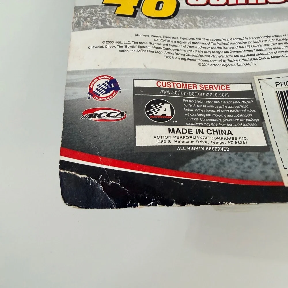 Winner's Circle Jimmie Johnson 48 Lowes NASCAR 1:64 Diecast Car with Hood Magnet